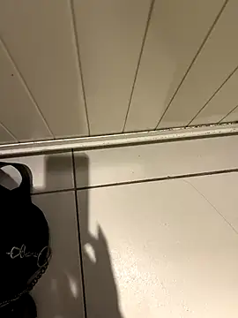 Snapshot of CrazzyChicks chatting on November 29, 2025, 6:05 am CrazzyChicks online show from November 29, 2025, 6:05 am