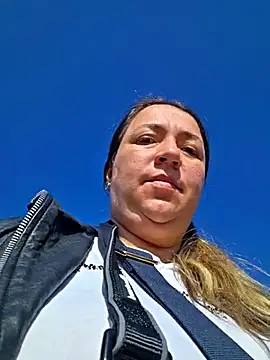 Snapshot of isabella_rossse chatting on March 12, 2026, 2:12 pm isabella rossse online show from March 12, 2026, 2:12 pm