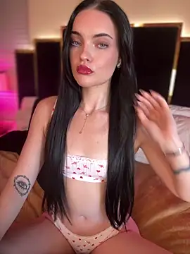 Snapshot of KarissaChantelle chatting on May 9, 2026, 3:39 pm KarissaChantelle online show from May 9, 2026, 3:39 pm