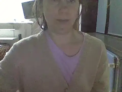 Moi Lina online show from November 18, 2025, 1:00 am