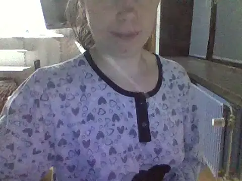 Moi Lina online show from December 3, 2025, 11:58 pm