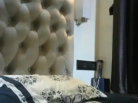 Snapshot of RANIRADHIK chatting on January 13, 2026, 6:40 am RANIRADHIK online show from January 13, 2026, 6:40 am