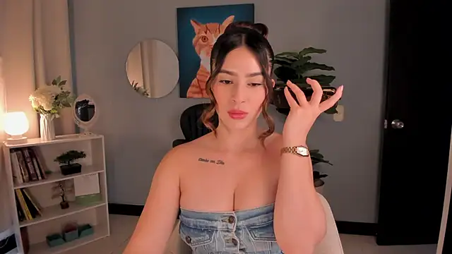 LiaPearce online show from December 19, 2025, 2:24 pm