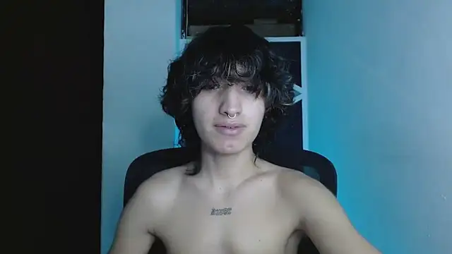 littlextreme online show from June 17, 2026, 1:52 am