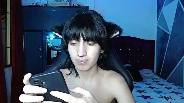 littlextreme online show from July 13, 2026, 2:58 am