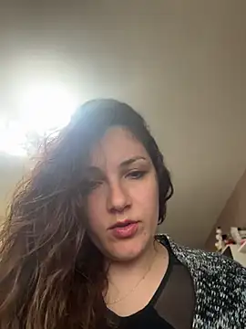 DaisyVibesss online show from April 15, 2026, 9:16 am