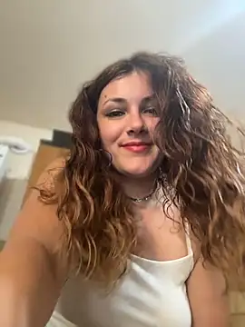 DaisyVibesss online show from July 19, 2026, 1:04 pm