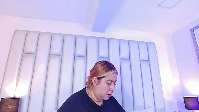 Snapshot of aandreaperez chatting on February 4, 2026, 1:06 pm aandreaperez online show from February 4, 2026, 1:06 pm