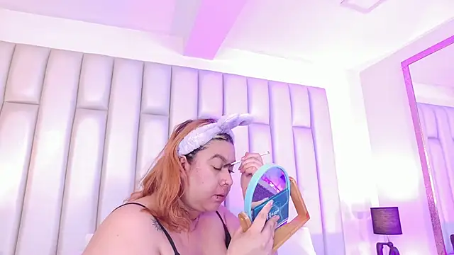 Snapshot of aandreaperez chatting on February 24, 2026, 11:41 am aandreaperez online show from February 24, 2026, 11:41 am