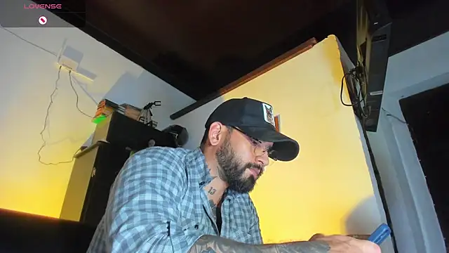 CamiloGray  online show from September 24, 2025, 2:53 pm