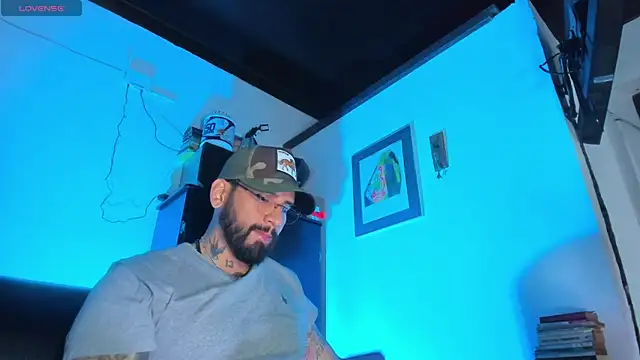 CamiloGray  online show from September 27, 2025, 2:44 pm