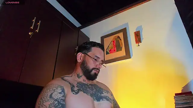 Snapshot of CamiloGray_ chatting on May 11, 2026, 2:45 pm CamiloGray online show from May 11, 2026, 2:45 pm