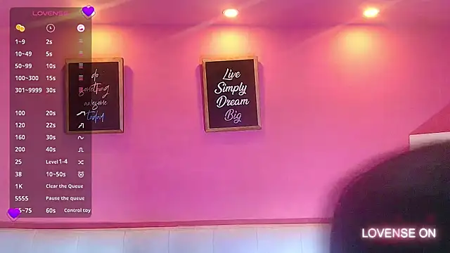 hornyhousekeeper  online show from March 6, 2025, 12:52 pm