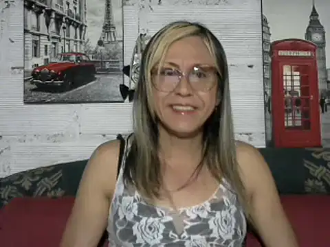 divahot08 online show from January 9, 2025, 10:52 am