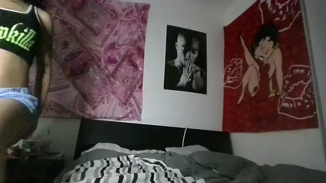 sexybribrixh online show from November 26, 2025, 4:02 am