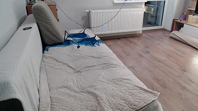 Snapshot of increible_della chatting on January 4, 2025, 10:49 am increible della online show from January 4, 2025, 10:49 am