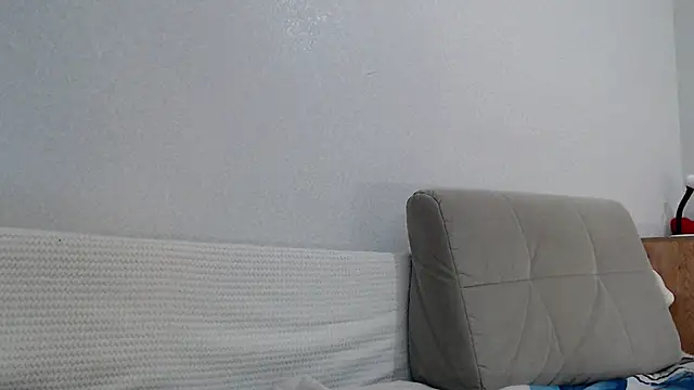 Snapshot of increible_della chatting on February 14, 2025, 7:44 pm increible della online show from February 14, 2025, 7:44 pm