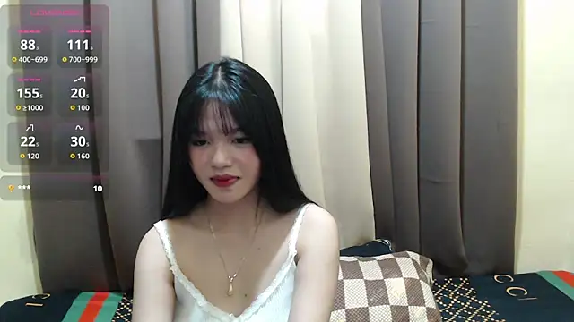 Snapshot of x_brittany_x chatting on April 25, 2026, 12:57 am x brittany x online show from April 25, 2026, 12:57 am