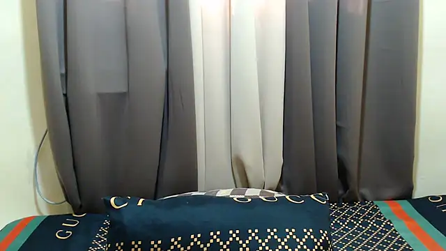 Snapshot of x_brittany_x chatting on May 9, 2026, 7:35 am x brittany x online show from May 9, 2026, 7:35 am