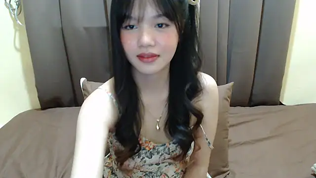 Snapshot of x_brittany_x chatting on June 25, 2026, 8:24 pm x brittany x online show from June 25, 2026, 8:24 pm