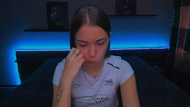 AlexaBarkley online show from January 2, 2025, 6:18 am