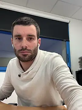 Snapshot of Simon-tem chatting on March 17, 2025, 6:32 pm Simon-tem online show from March 17, 2025, 6:32 pm