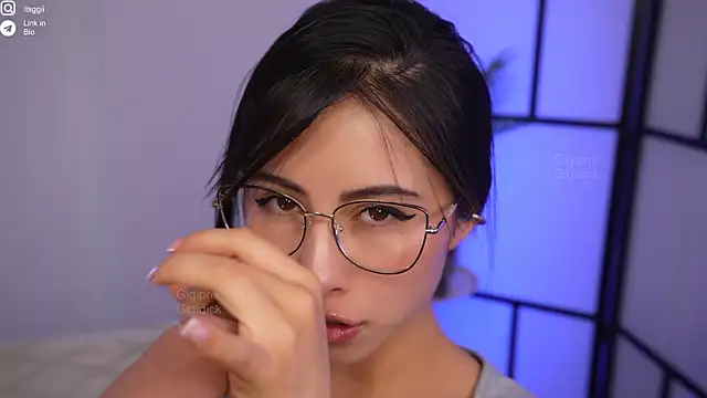 Snapshot of Gigi_ohlala chatting on November 15, 2025, 12:52 am Gigi ohlala online show from November 15, 2025, 12:52 am