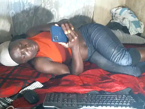 Snapshot of cute-shamza chatting on February 12, 2026, 2:17 am cute-shamza online show from February 12, 2026, 2:17 am