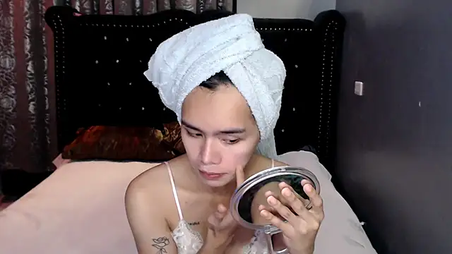 Snapshot of shecutie69 chatting on September 19, 2025, 4:40 pm shecutie69 online show from September 19, 2025, 4:40 pm