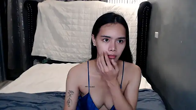 Snapshot of shecutie69 chatting on November 12, 2025, 8:19 pm shecutie69 online show from November 12, 2025, 8:19 pm