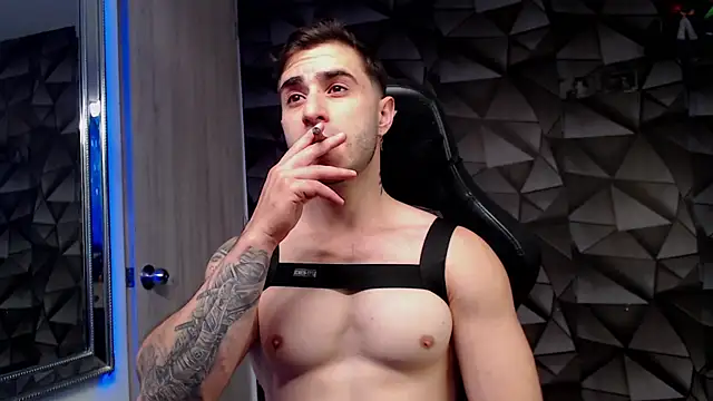 Latino stud4u online show from September 14, 2025, 8:52 pm