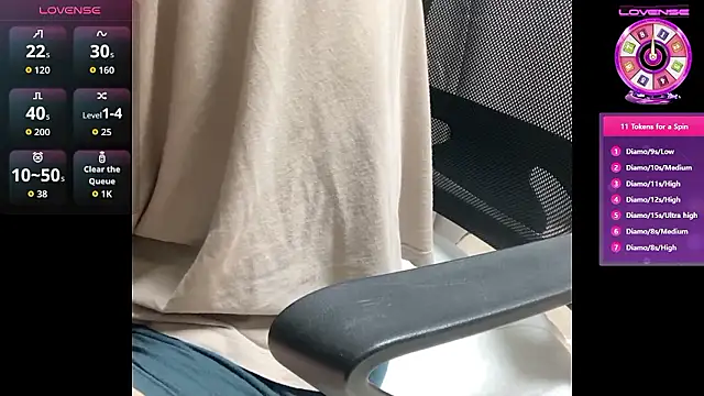 EricJohn1115 online show from September 17, 2025, 9:11 am