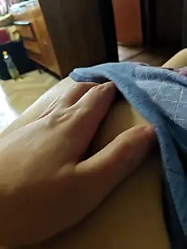 Snapshot of LovlyAnnie chatting on March 27, 2026, 8:26 am LovlyAnnie online show from March 27, 2026, 8:26 am