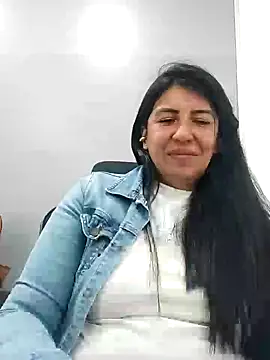 aisha latina online show from December 9, 2024, 6:03 pm