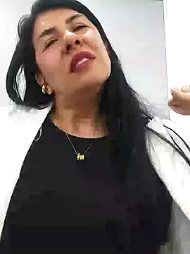 aisha latina online show from December 11, 2024, 5:59 pm