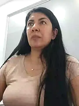 aisha latina online show from January 27, 2025, 9:55 pm