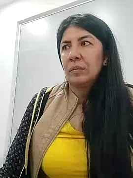 aisha latina online show from February 11, 2025, 5:40 pm