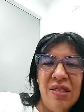 aisha latina online show from September 26, 2025, 1:26 pm