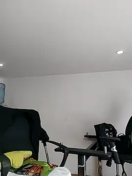 aisha latina online show from October 16, 2025, 3:13 pm