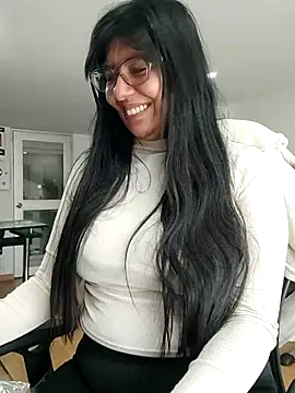 aisha latina online show from March 31, 2026, 4:51 pm