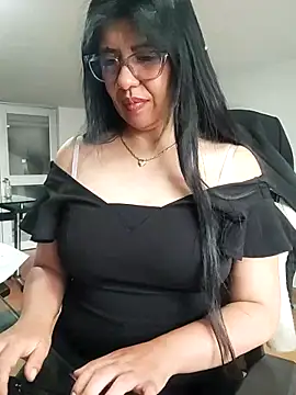 aisha latina online show from April 9, 2026, 2:33 pm