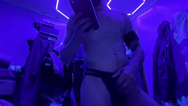 Snapshot of Cloudd_Kingg_Iceyyy chatting on July 28, 2026, 1:12 am Cloudd Kingg Iceyyy online show from July 28, 2026, 1:12 am