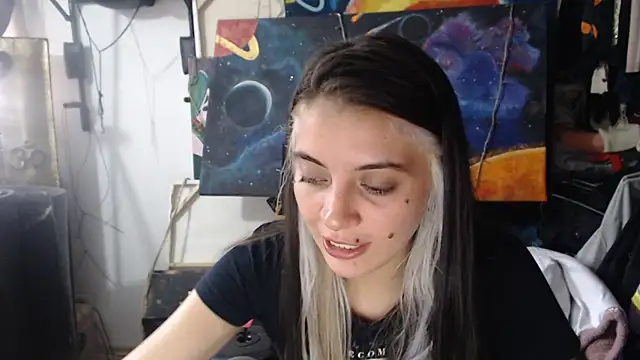 mariecam420 online show from March 13, 2025, 3:50 pm