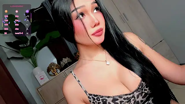 Snapshot of Icon1c_LiLy chatting on May 17, 2026, 5:31 pm Icon1c LiLy online show from May 17, 2026, 5:31 pm