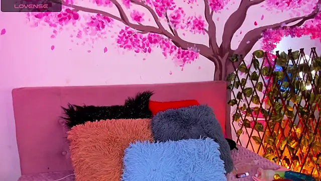 Snapshot of magali_19 chatting on December 2, 2024, 8:00 pm magali 19 online show from December 2, 2024, 8:00 pm