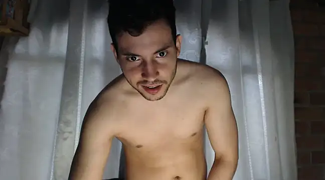 Snapshot of Armando_2002 chatting on January 24, 2025, 4:39 pm Armando 2002 online show from January 24, 2025, 4:39 pm