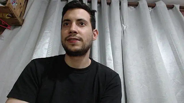 Snapshot of Armando_2002 chatting on March 21, 2025, 4:06 am Armando 2002 online show from March 21, 2025, 4:06 am