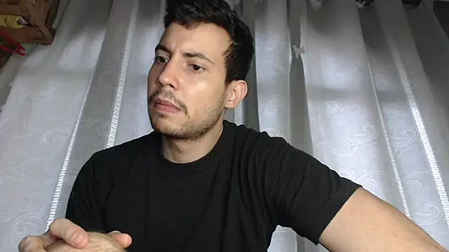 Snapshot of Armando_2002 chatting on March 22, 2025, 4:26 pm Armando 2002 online show from March 22, 2025, 4:26 pm