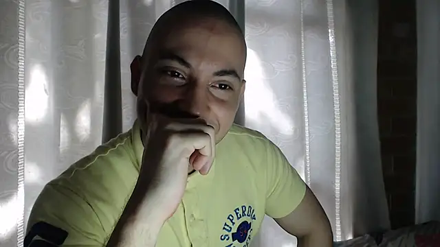 Snapshot of Armando_2002 chatting on November 13, 2025, 6:29 pm Armando 2002 online show from November 13, 2025, 6:29 pm