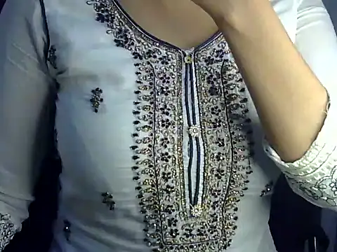 Snapshot of SiaraSiyA chatting on June 10, 2026, 5:45 pm SiaraSiyA online show from June 10, 2026, 5:45 pm